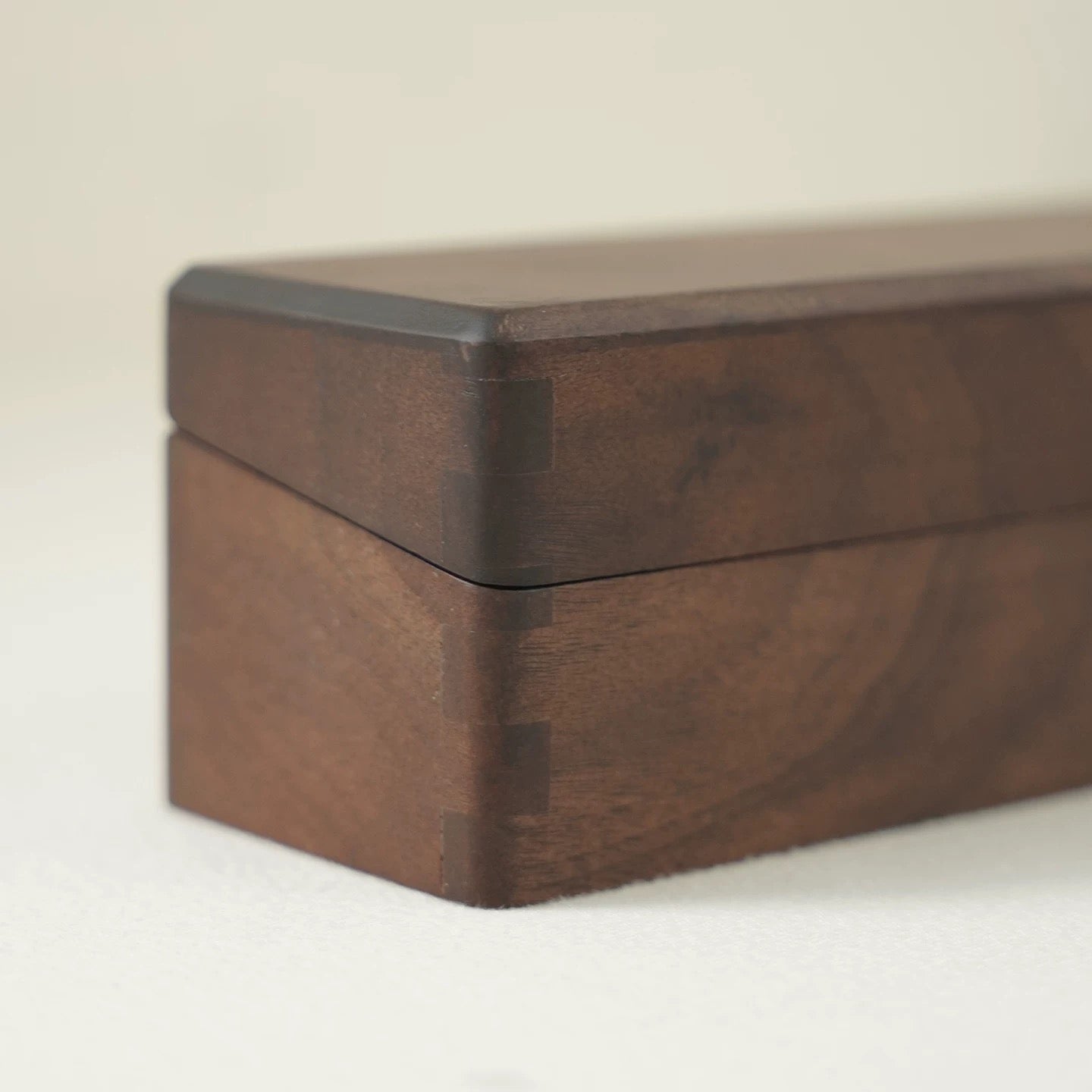 Elegant walnut fountain pen box with natural wood grain