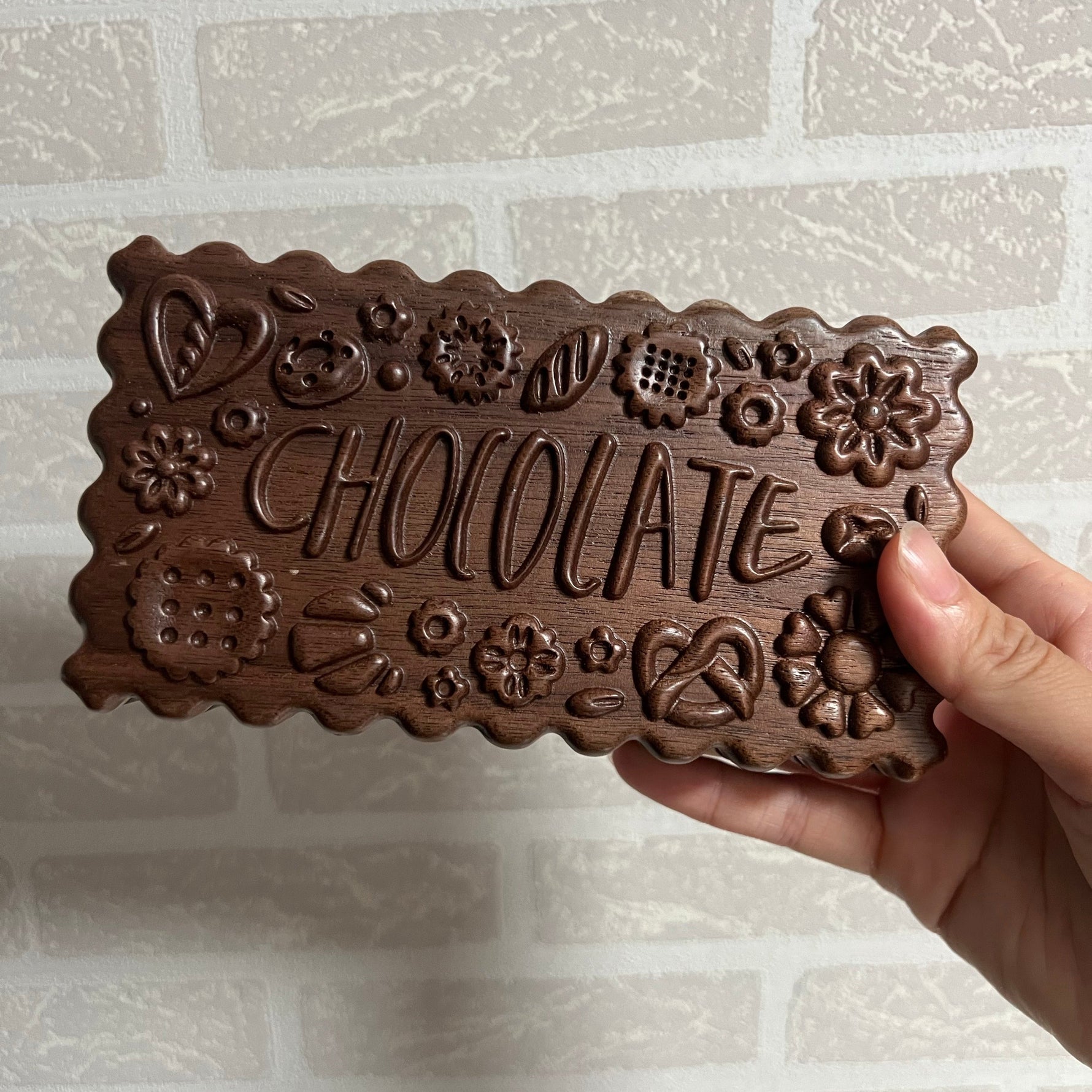 Luxury Choco Black Walnut Watercolor Palette Box close-up