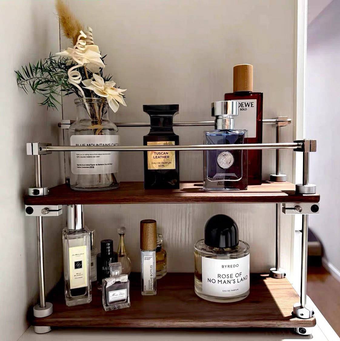 Sorty walnut rack for tidy countertop organization