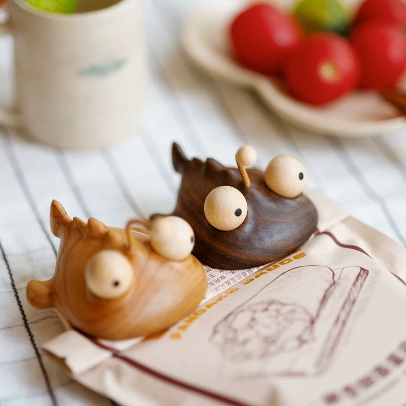 Walnut Snack Clip with Fridge Magnet