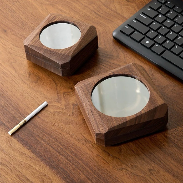 Windproof ashtray made of cedar and walnut