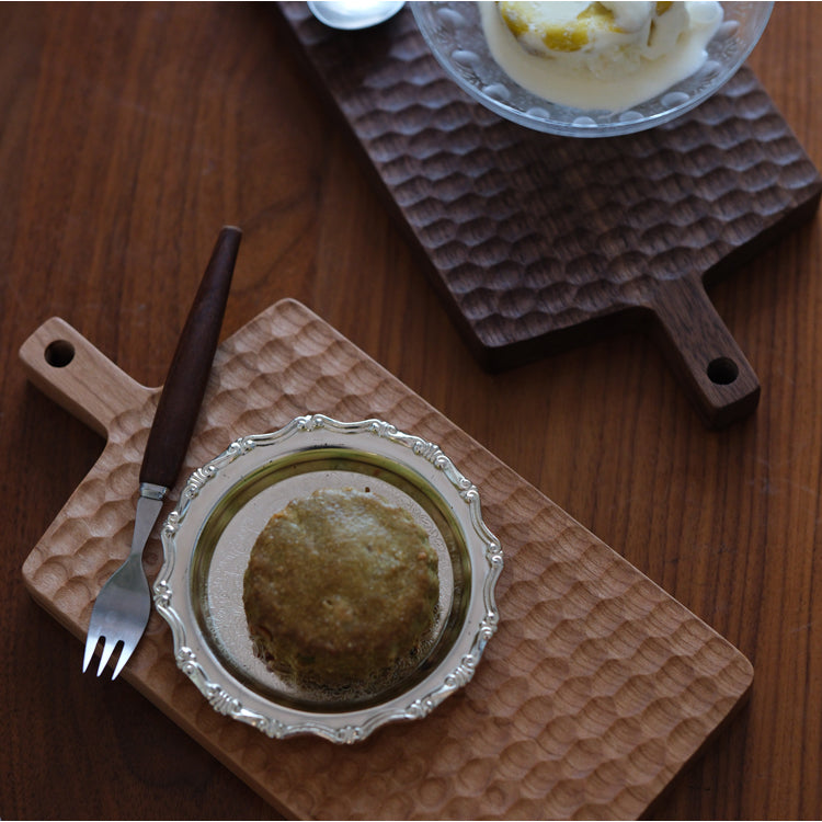 small cutting board for desserts